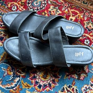 comfy 9-1/2 J. Jill double strapped leather sandals